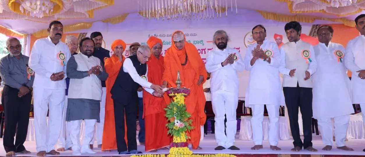 ಡಾ.ಬಸವಲಿಂಗ ಪಟ್ಟದ್ದೇವರು ತಮ್ಮ ಬದುಕನ್ನು ಬಸವತತ್ವ ಪ್ರಚಾರಕ್ಕೆ ಮುಡಿಪಾಗಿಟಿದ್ದಾರೆ : ನಿವೃತ್ತ ನ್ಯಾ.ಶಿವರಾಜ್ ಪಾಟೀಲ್ ಡಾ.ಬಸವಲಿಂಗ ಪಟ್ಟದ್ದೇವರು ತಮ್ಮ ಬದುಕನ್ನು ಬಸವತತ್ವ ಪ್ರಚಾರಕ್ಕೆ ಮುಡಿಪಾಗಿಟಿದ್ದಾರೆ : ನಿವೃತ್ತ ನ್ಯಾ.ಶಿವರಾಜ್ ಪಾಟೀಲ್