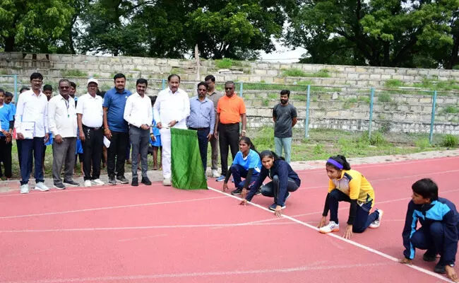 ಕಲಬುರಗಿ | ತಾಲ್ಲೂಕು ಮಟ್ಟದ ದಸರಾ ಕ್ರೀಡಾಕೂಟಕ್ಕೆ ಶಾಸಕ ಅಲ್ಲಮಪ್ರಭು ಪಾಟೀಲ್ ಚಾಲನೆ ಕಲಬುರಗಿ | ತಾಲ್ಲೂಕು ಮಟ್ಟದ ದಸರಾ ಕ್ರೀಡಾಕೂಟಕ್ಕೆ ಶಾಸಕ ಅಲ್ಲಮಪ್ರಭು ಪಾಟೀಲ್ ಚಾಲನೆ