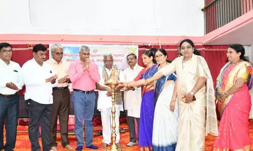 ಕನ್ನಡ ಶಾಲೆಗಳಿಗೆ ಶಿಕ್ಷಕರನ್ನು ನೇಮಕ ಮಾಡುವ ಮೂಲಕ ಮೂಲಭೂತ ಸೌಕರ್ಯ ಒದಗಿಸಿ ಕೊಡಬೇಕಾಗಿದೆ : ಪ್ರೊ.ಪುರುಷೋತ್ತಮ ಬಿಳಿಮಲೆ