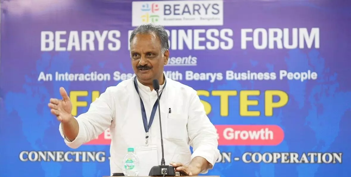 ವ್ಯಾಪಾರ ನೀತಿಯಲ್ಲಿ ರಾಜಿ ಮಾಡಿಕೊಳ್ಳುವ ಮನಸ್ಥಿತಿಯಿಂದ ಬ್ಯಾರಿ ವ್ಯಾಪಾರಿಗಳು ಹೊರ ಬಂದರೆ ಜಾಗತಿಕ ಮಾರುಕಟ್ಟೆಯಲ್ಲಿ ಗುರುತಿಸಿಕೊಳ್ಳಬಹುದು: ಉಮರ್ ಟೀಕೆ ವ್ಯಾಪಾರ ನೀತಿಯಲ್ಲಿ ರಾಜಿ ಮಾಡಿಕೊಳ್ಳುವ ಮನಸ್ಥಿತಿಯಿಂದ ಬ್ಯಾರಿ ವ್ಯಾಪಾರಿಗಳು ಹೊರ ಬಂದರೆ ಜಾಗತಿಕ ಮಾರುಕಟ್ಟೆಯಲ್ಲಿ ಗುರುತಿಸಿಕೊಳ್ಳಬಹುದು: ಉಮರ್ ಟೀಕೆ