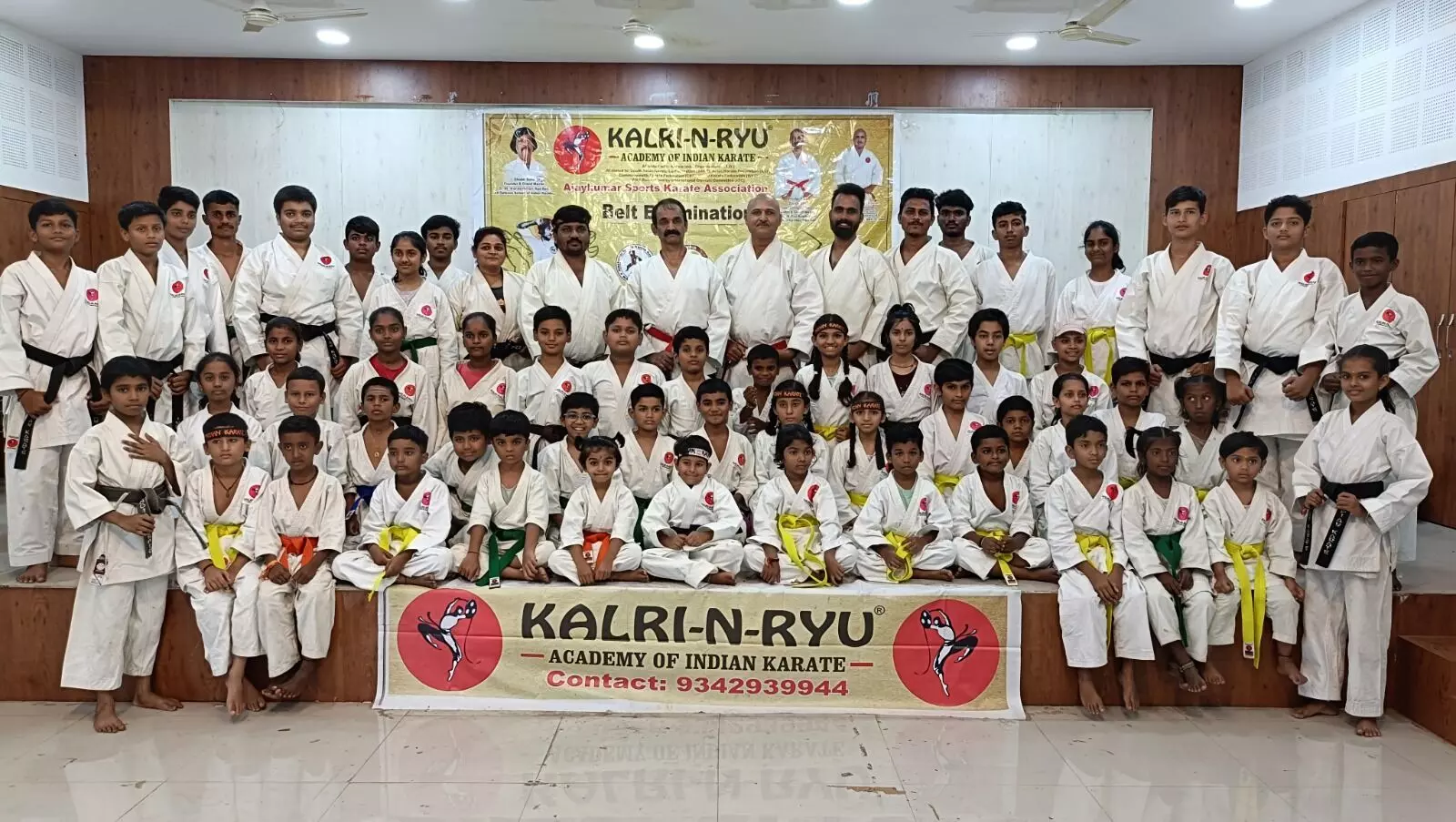 ಕಲಬುರಗಿ | ಕರಾಟೆ ವಿದ್ಯಾರ್ಥಿಗಳಿಗೆ ಬ್ಲಾಕ್ ಬೆಲ್ಟ್, ಕಲರ್ ಬೆಲ್ಟ್ ವಿತರಣೆ ಕಲಬುರಗಿ | ಕರಾಟೆ ವಿದ್ಯಾರ್ಥಿಗಳಿಗೆ ಬ್ಲಾಕ್ ಬೆಲ್ಟ್, ಕಲರ್ ಬೆಲ್ಟ್ ವಿತರಣೆ