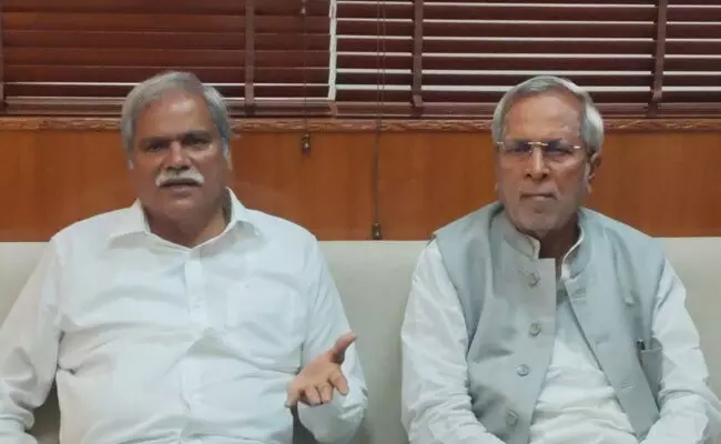 ದಸರಾ ಉದ್ಘಾಟನೆಗೆ ಆಹ್ವಾನಿಸಿದ್ದು ಬಾನು ಮುಷ್ತಾಕ್ ಅವರನ್ನೇ ಹೊರತು ʼಒಸಮಾ ಬಿನ್ ಲಾಡೆನ್ ಗಲ್ಲʼ : ಸಚಿವ ದರ್ಶನಾಪುರ ದಸರಾ ಉದ್ಘಾಟನೆಗೆ ಆಹ್ವಾನಿಸಿದ್ದು ಬಾನು ಮುಷ್ತಾಕ್ ಅವರನ್ನೇ ಹೊರತು ʼಒಸಮಾ ಬಿನ್ ಲಾಡೆನ್ ಗಲ್ಲʼ : ಸಚಿವ ದರ್ಶನಾಪುರ