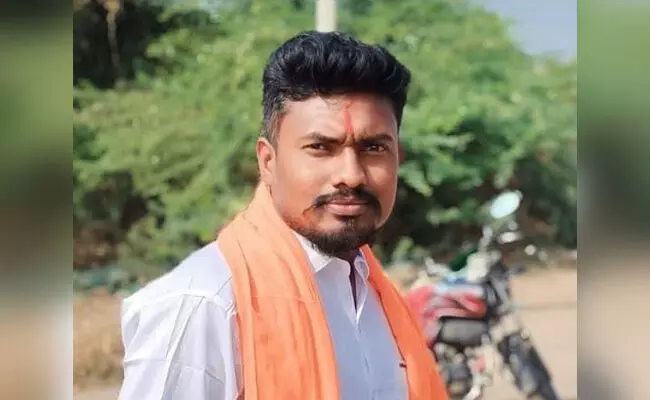 ಕಲಬುರಗಿ | ಸೇತುವೆಯ ನಿರ್ಮಾಣಕ್ಕೆ ತಂದಿದ್ದ ಕಬ್ಬಿಣದ ಸಲಾಕೆಗೆ ಢಿಕ್ಕಿ : ಬೈಕ್ ಸವಾರ ಸ್ಥಳದಲ್ಲೇ ಮೃತ್ಯು ಕಲಬುರಗಿ | ಸೇತುವೆಯ ನಿರ್ಮಾಣಕ್ಕೆ ತಂದಿದ್ದ ಕಬ್ಬಿಣದ ಸಲಾಕೆಗೆ ಢಿಕ್ಕಿ : ಬೈಕ್ ಸವಾರ ಸ್ಥಳದಲ್ಲೇ ಮೃತ್ಯು