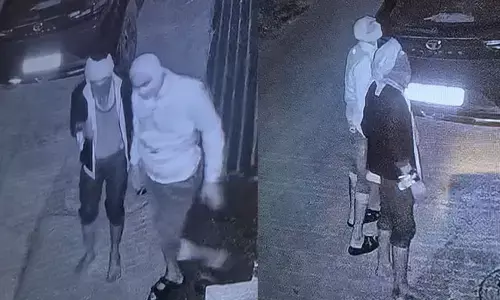 ಕಲಬುರಗಿ: ಮನೆಗೆ ನುಗ್ಗಿ ಹಣ, ಚಿನ್ನಾಭರಣ ಕಳ್ಳತನ; ಸಿಸಿಟಿವಿ ದೃಶ್ಯ ವೈರಲ್