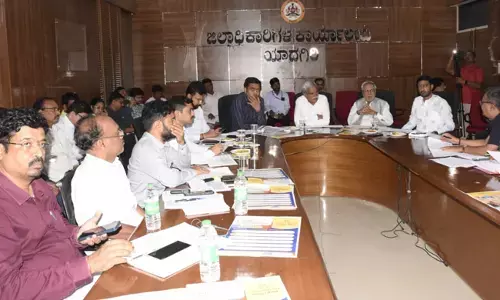 ಯಾದಗಿರಿ | ಅತಿವೃಷ್ಟಿಯಿಂದಾದ ಹಾನಿಯ ಕುರಿತು ಪರಿಶೀಲನಾ ಸಭೆ