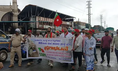 ಭಟ್ಕಳದಲ್ಲಿ ರಾಷ್ಟ್ರೀಯ ಹೆದ್ದಾರಿ ಅವ್ಯವಸ್ಥೆ: ಎಸ್.ಡಿ.ಪಿ.ಐ. ಪ್ರತಿಭಟನೆ