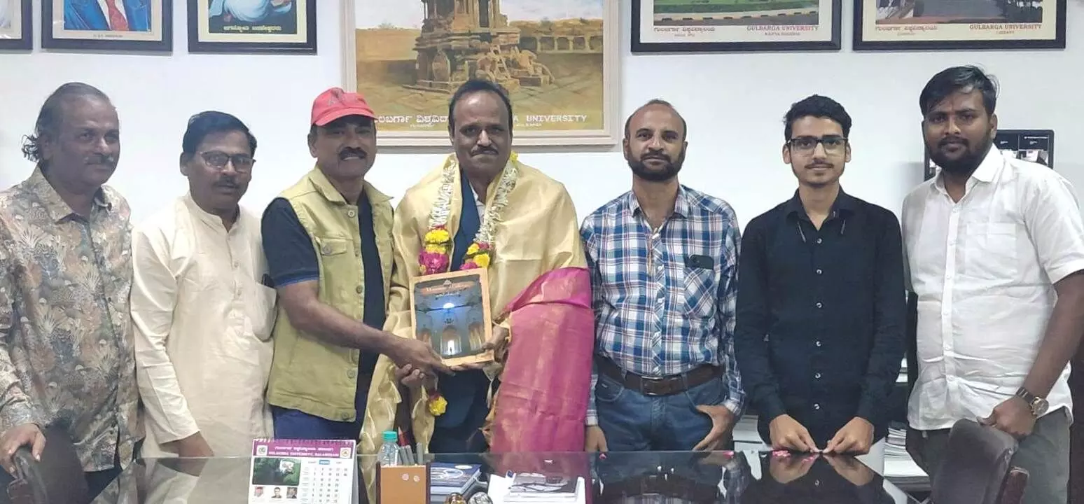 ಕಲಬುರಗಿ| ಗುಲ್ಬರ್ಗಾ ವಿಶ್ವವಿದ್ಯಾಲಯದ ಕುಲಪತಿ ಪ್ರೊ.ಉಸ್ತಾದ್ ಅವರಿಗೆ ಸನ್ಮಾನ