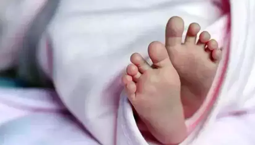 ಯಾದಗಿರಿ | ವಸತಿ ಶಾಲೆಯ ಶೌಚಾಲಯದಲ್ಲೇ ಗಂಡು ಮಗುವಿಗೆ ಜನ್ಮ ನೀಡಿದ 9ನೇ ತರಗತಿಯ ವಿದ್ಯಾರ್ಥಿನಿ ಯಾದಗಿರಿ | ವಸತಿ ಶಾಲೆಯ ಶೌಚಾಲಯದಲ್ಲೇ ಗಂಡು ಮಗುವಿಗೆ ಜನ್ಮ ನೀಡಿದ 9ನೇ ತರಗತಿಯ ವಿದ್ಯಾರ್ಥಿನಿ