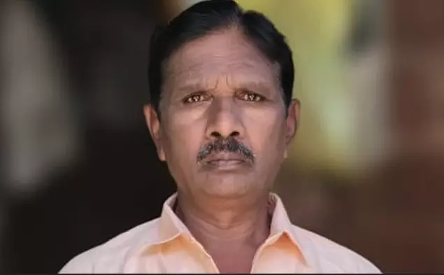 ಬೀದರ್ | ಬಸ್ಸಿನಲ್ಲಿಯೇ ನೇಣು ಬಿಗಿದುಕೊಂಡು ಬಸ್ ಚಾಲಕ ಆತ್ಮಹತ್ಯೆ ಬೀದರ್ | ಬಸ್ಸಿನಲ್ಲಿಯೇ ನೇಣು ಬಿಗಿದುಕೊಂಡು ಬಸ್ ಚಾಲಕ ಆತ್ಮಹತ್ಯೆ