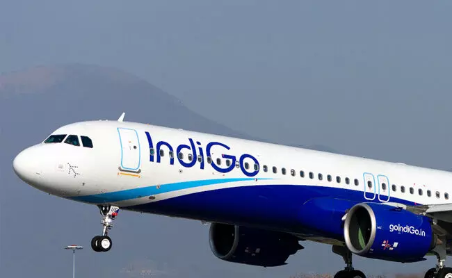 ಸೂರತ್ ನಿಂದ ದುಬೈಗೆ ತೆರಳುತ್ತಿದ್ದ ಇಂಡಿಗೊ ವಿಮಾನ ಅಹಮದಾಬಾದ್ ವಿಮಾನ ನಿಲ್ದಾಣದಲ್ಲಿ ತುರ್ತು ಭೂಸ್ಪರ್ಶ