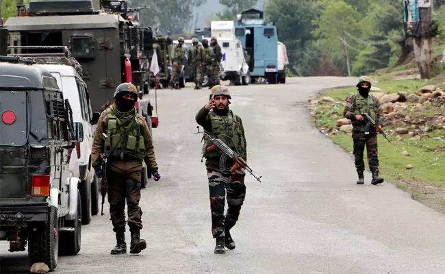 ಜಮ್ಮು-ಕಾಶ್ಮೀರ | ಒಳ ನುಸುಳುವ ಪ್ರಯತ್ನ ಭದ್ರತಾ ಪಡೆಯಿಂದ ಇಬ್ಬರು ಶಂಕಿತ ಉಗ್ರರ ಹತ್ಯೆ