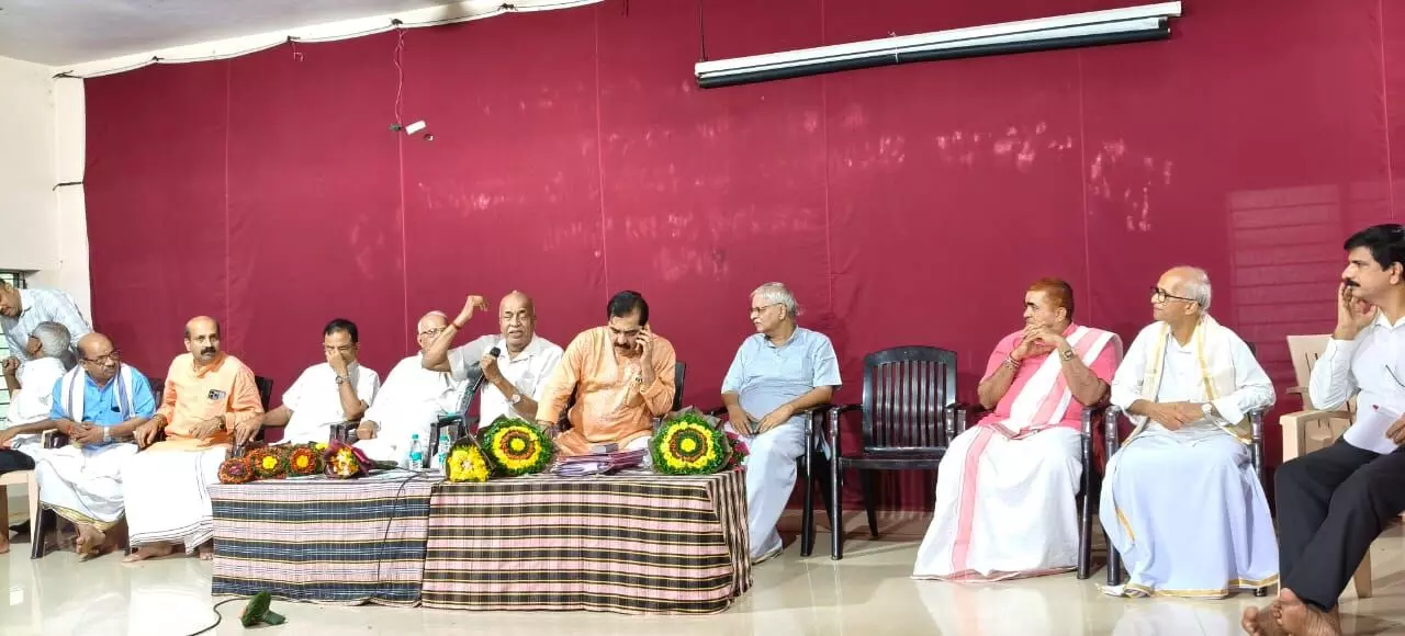 ಧರ್ಮಸ್ಥಳದಲ್ಲಿ ಸಮಾವೇಶ; ಉಡುಪಿಯಲ್ಲಿ ಸಮಾಲೋಚನಾ ಸಭೆ ಧರ್ಮಸ್ಥಳದಲ್ಲಿ ಸಮಾವೇಶ; ಉಡುಪಿಯಲ್ಲಿ ಸಮಾಲೋಚನಾ ಸಭೆ