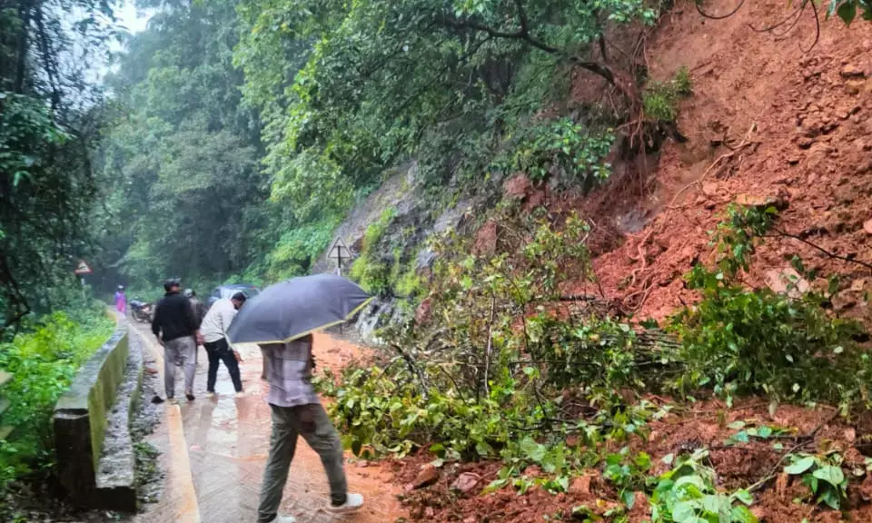 ಉಡುಪಿ ಜಿಲ್ಲೆಯಾದ್ಯಂತ ಭಾರೀ ಮಳೆ: ಮನೆ ಹಾನಿ, ಅಲ್ಲಲ್ಲಿ ಗುಡ್ಡಕುಸಿತ