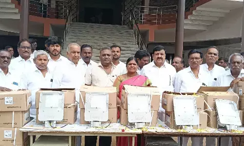 ರಾಯಚೂರು ಮಹಾನಗರ ಪಾಲಿಕೆಯಿಂದ ಎಲ್ಇಡಿ ಬೀದಿದೀಪ ಅಳವಡಿಕೆ ಕಾರ್ಯಕ್ರಮಕ್ಕೆ ಸಚಿವರು, ಮಹಾಪೌರರಿಂದ ಚಾಲನೆ