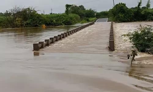ಬೀದರ್ | ಆನಂದವಾಡಿ-ನೀಡೆಬನ ಮಧ್ಯ ಇರುವ ಸೇತುವೆ ಮುಳುಗಡೆ : ಸಂಪರ್ಕ ಕಡಿತ