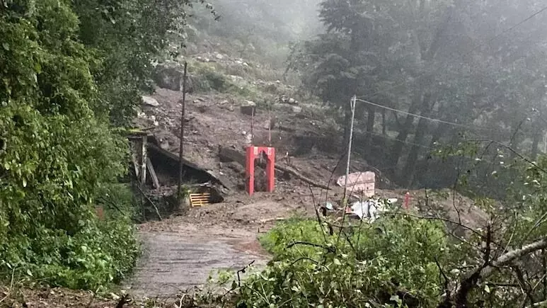 ಉತ್ತರಾಖಂಡದಲ್ಲಿ ಮೇಘಸ್ಪೋಟ : ಅವಶೇಷಗಳಡಿ ಹಲವರು ಸಿಲುಕಿರುವ ಸಾಧ್ಯತೆ