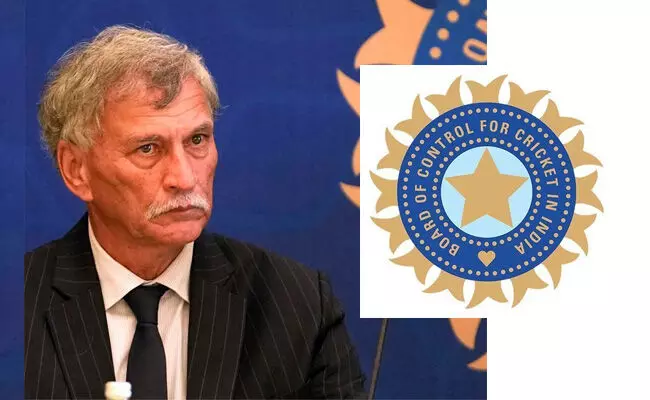 ಬಿಸಿಸಿಐ ಅಧ್ಯಕ್ಷ ಹುದ್ದೆಯಿಂದ ಕೆಳಗಿಳಿದ ರೋಜರ್ ಬಿನ್ನಿ | ಮಧ್ಯಂತರ ಅಧ್ಯಕ್ಷರಾಗಿ ರಾಜೀವ್ ಶುಕ್ಲಾ ನೇಮಕ: ವರದಿ ಬಿಸಿಸಿಐ ಅಧ್ಯಕ್ಷ ಹುದ್ದೆಯಿಂದ ಕೆಳಗಿಳಿದ ರೋಜರ್ ಬಿನ್ನಿ | ಮಧ್ಯಂತರ ಅಧ್ಯಕ್ಷರಾಗಿ ರಾಜೀವ್ ಶುಕ್ಲಾ ನೇಮಕ: ವರದಿ