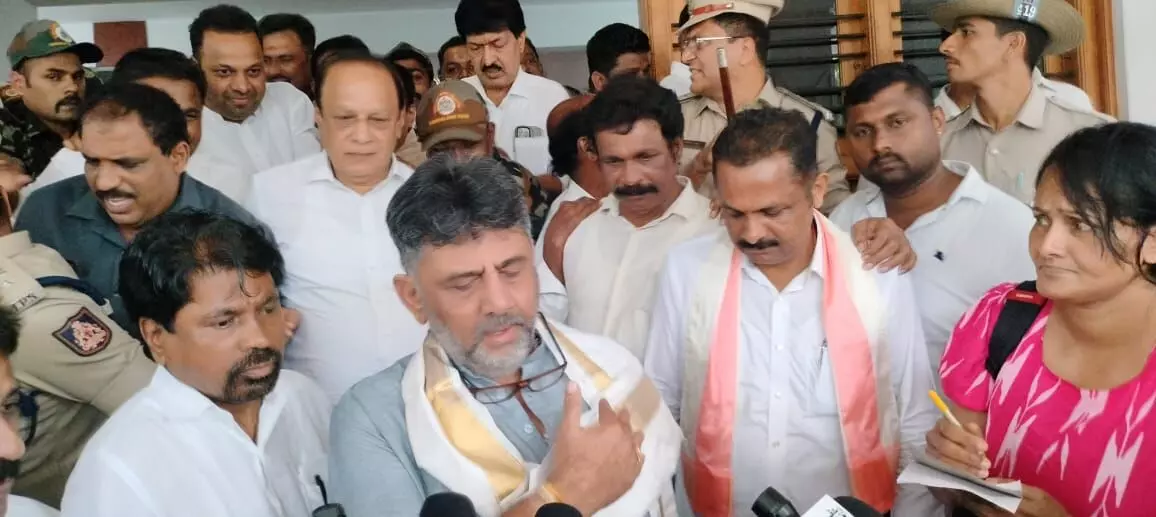 ಧರ್ಮ, ಭಾವನೆಗಳ ಮೇಲೆ ಬಿಜೆಪಿ ರಾಜಕಾರಣ: ಉಡುಪಿಯಲ್ಲಿ ಡಿಸಿಎಂ ಡಿ.ಕೆ.ಶಿವಕುಮಾರ್ ಧರ್ಮ, ಭಾವನೆಗಳ ಮೇಲೆ ಬಿಜೆಪಿ ರಾಜಕಾರಣ: ಉಡುಪಿಯಲ್ಲಿ ಡಿಸಿಎಂ ಡಿ.ಕೆ.ಶಿವಕುಮಾರ್