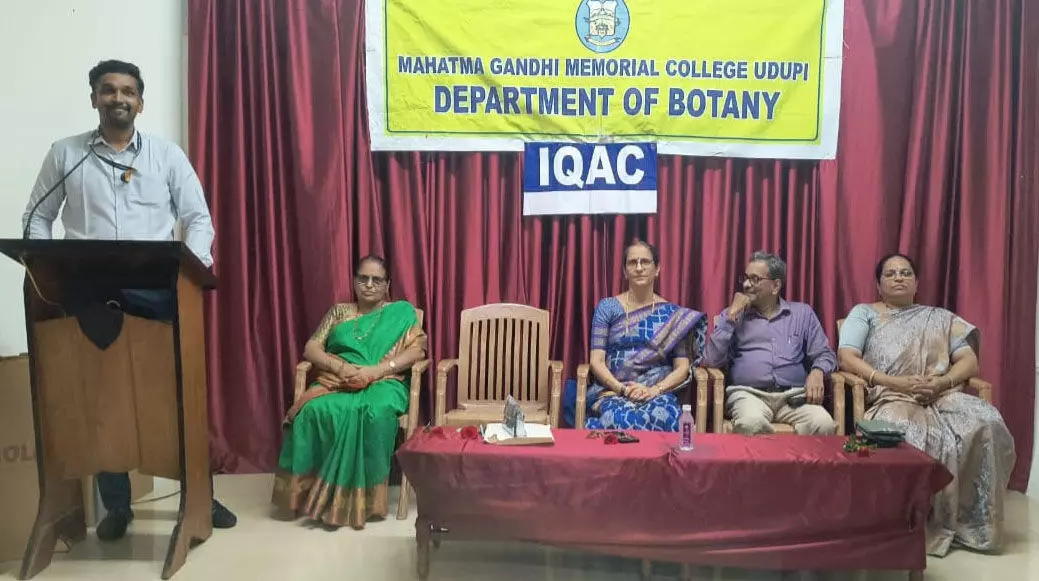 ‘ಕಾರ್ಬನ್ ಸೀಕ್ವೆಸ್ಟ್ರೇಶನ್’ ಬಗ್ಗೆ ಉಪನ್ಯಾಸ ಕಾರ್ಯಕ್ರಮ ‘ಕಾರ್ಬನ್ ಸೀಕ್ವೆಸ್ಟ್ರೇಶನ್’ ಬಗ್ಗೆ ಉಪನ್ಯಾಸ ಕಾರ್ಯಕ್ರಮ