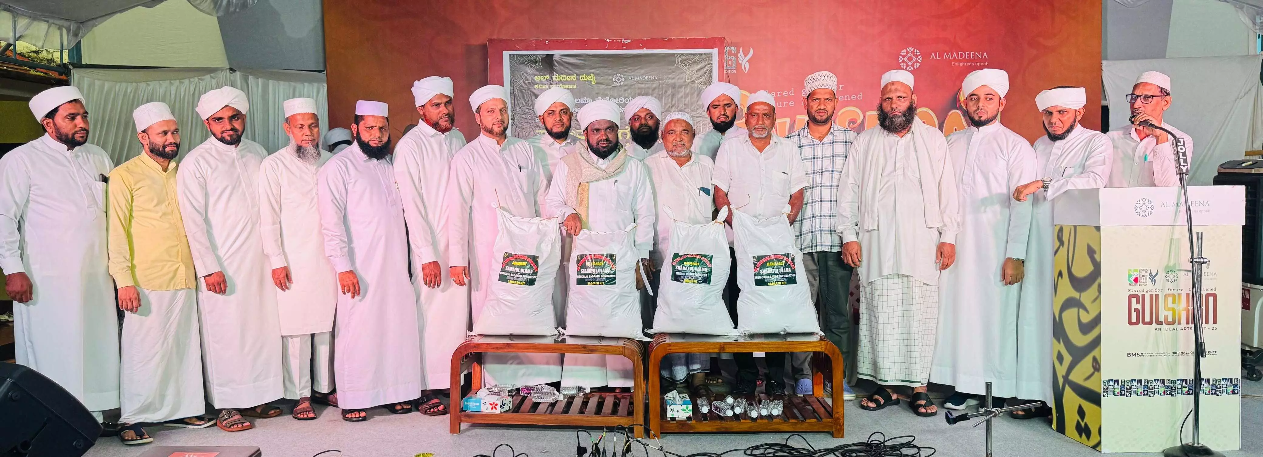 ಮಂಜನಾಡಿ: ಸಾದಾತುಗಳಿಗೆ ಕಿಟ್ ವಿತರಣೆ ಮಂಜನಾಡಿ: ಸಾದಾತುಗಳಿಗೆ ಕಿಟ್ ವಿತರಣೆ