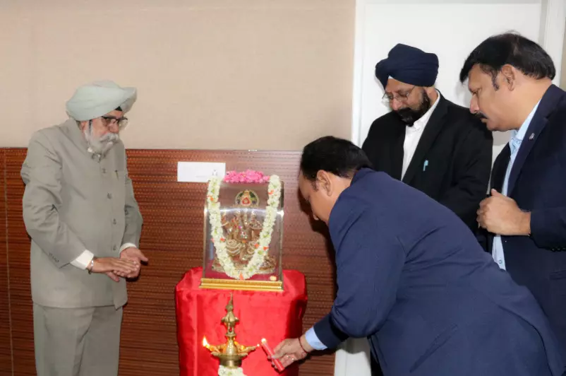 ಯಂತ್ರಗಳು ಮಾನವನ ಬುದ್ಧಿಮತ್ತೆಗೆ ಸಮವಲ್ಲ : ಪ್ರೊ.ಹರ್ಜಿಂದರ್ ಸಿಂಗ್ ಭಾಟಿಯಾ ಯಂತ್ರಗಳು ಮಾನವನ ಬುದ್ಧಿಮತ್ತೆಗೆ ಸಮವಲ್ಲ : ಪ್ರೊ.ಹರ್ಜಿಂದರ್ ಸಿಂಗ್ ಭಾಟಿಯಾ