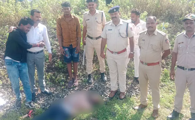 ಕಲಬುರಗಿ | ರೈಲ್ವೆ  ಹಳಿಗೆ ಹಾರಿ ವ್ಯಕ್ತಿ ಆತ್ಮಹತ್ಯೆ