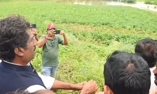 ವಿವಿಧ ಪ್ರವಾಹ ಪೀಡಿತ ಪ್ರದೇಶಗಳಿಗೆ ಸಚಿವ ರಹೀಮ್ ಖಾನ್ ಭೇಟಿ, ಪರಿಶೀಲನೆ