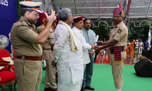 ಕಲಬುರಗಿ | ನಾಗನಹಳ್ಳಿ ಪೊಲೀಸ್‌ ತರಬೇತಿ ಕೇಂದ್ರದ ಬಸಪ್ಪ ಕುಂಬಾರ ಶೆಟ್ಟಿಕೇರಾ ಅವರಿಗೆ ʼಕೇಂದ್ರ ಗೃಹ ಸಚಿವರ ಪದಕʼ ಪ್ರದಾನ