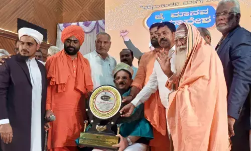 ಹಾವೇರಿ | ಉದ್ಯಮಿ ಝಕರಿಯಾ ಜೋಕಟ್ಟೆಗೆ ‘ಜೈ ಮಾನವ ಪ್ರಶಸ್ತಿʼ ಪ್ರದಾನ