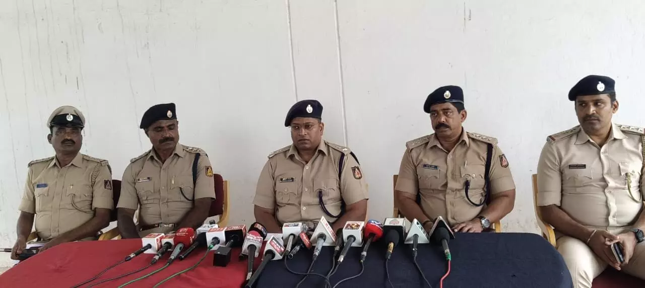 ಬೀದರ್ | 2 ಕೋಟಿ ರೂ. ಅಧಿಕ ಮೌಲ್ಯದ ತಂಬಾಕು ಜಪ್ತಿ: 8 ಜನರ ಬಂಧನ