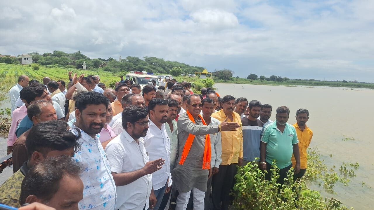 ಔರಾದ್ (ಬಿ) ಕ್ಷೇತ್ರಕ್ಕೆ 100 ಕೋಟಿ ರೂ. ಪ್ಯಾಕೇಜ್ ಘೋಷಿಸಲಿ : ಶಾಸಕ ಪ್ರಭು ಚೌವ್ಹಾಣ್