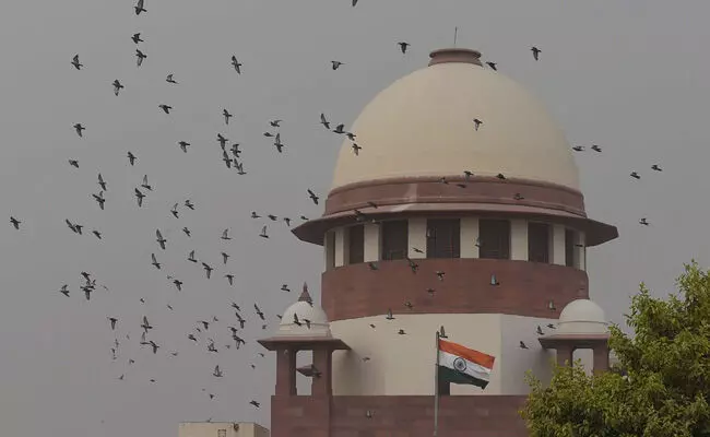 ವಾಹನವನ್ನು ಸಾರ್ವಜನಿಕ ಸ್ಥಳದಲ್ಲಿ ಬಳಸದಿದ್ದರೆ ತೆರಿಗೆ ವಿಧಿಸುವಂತಿಲ್ಲ: ಸುಪ್ರೀಂ ಕೋರ್ಟ್ ವಾಹನವನ್ನು ಸಾರ್ವಜನಿಕ ಸ್ಥಳದಲ್ಲಿ ಬಳಸದಿದ್ದರೆ ತೆರಿಗೆ ವಿಧಿಸುವಂತಿಲ್ಲ: ಸುಪ್ರೀಂ ಕೋರ್ಟ್