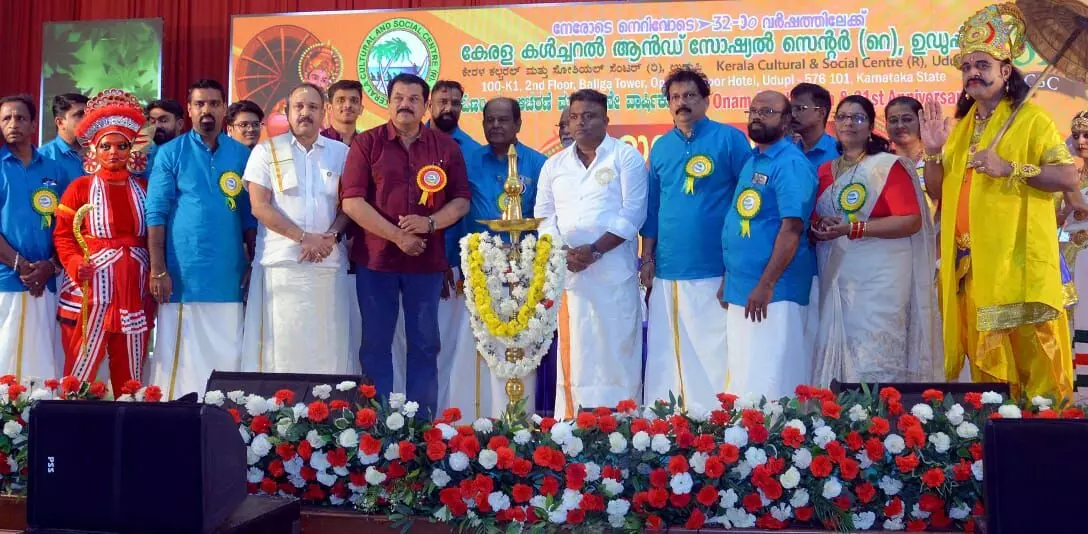 ಸಮಾಜ ಸುಧಾರಕರ ಹೋರಾಟದಿಂದ ಒಟ್ಟಾಗಿ ಓಣಂ ಆಚರಿಸುವ ಸ್ವಾತಂತ್ರ್ಯ: ನಟ ಮುಕೇಶ್ ಸಮಾಜ ಸುಧಾರಕರ ಹೋರಾಟದಿಂದ ಒಟ್ಟಾಗಿ ಓಣಂ ಆಚರಿಸುವ ಸ್ವಾತಂತ್ರ್ಯ: ನಟ ಮುಕೇಶ್