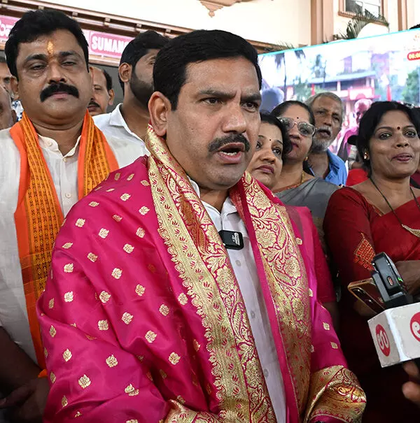 ಧರ್ಮಸ್ಥಳ ಚಲೊ ಪಕ್ಷಾತೀತ: ಬಿಜೆಪಿ ರಾಜ್ಯಾಧ್ಯಕ್ಷ ವಿಜಯೇಂದ್ರ ಧರ್ಮಸ್ಥಳ ಚಲೊ ಪಕ್ಷಾತೀತ: ಬಿಜೆಪಿ ರಾಜ್ಯಾಧ್ಯಕ್ಷ ವಿಜಯೇಂದ್ರ