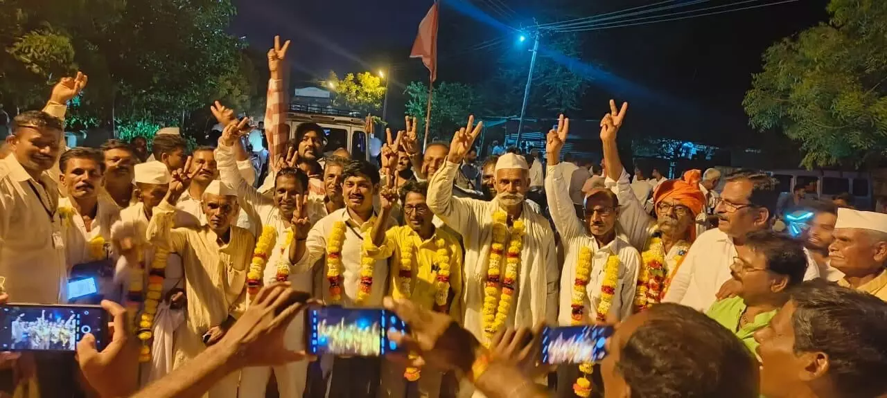 ಆಳಂದ | ಪತ್ತಿನ ಸಹಕಾರ ಸಂಘದ ಚುನಾವಣೆ : ಮಾಜಿ ಶಾಸಕ ಸುಭಾಷ್ ಗುತ್ತೇದಾರ ಬೆಂಬಲಿಗರಿಗೆ ಭರ್ಜರಿ ಜಯ ಆಳಂದ | ಪತ್ತಿನ ಸಹಕಾರ ಸಂಘದ ಚುನಾವಣೆ : ಮಾಜಿ ಶಾಸಕ ಸುಭಾಷ್ ಗುತ್ತೇದಾರ ಬೆಂಬಲಿಗರಿಗೆ ಭರ್ಜರಿ ಜಯ