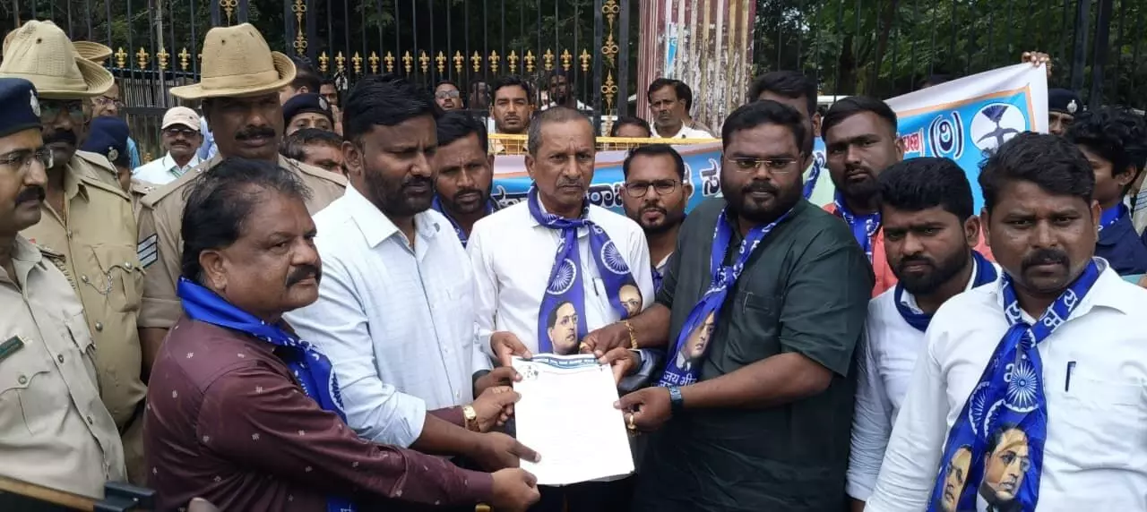 ಬೀದರ್ | ನಗರಸಭೆಯ ವಿವಿಧ ಯೋಜನೆಗಳಲ್ಲಿ ಅವ್ಯವಹಾರ ಆರೋಪ : ಕೆಆರ್‌ಡಿಎಸ್‌ಎಸ್ ಪ್ರತಿಭಟನೆ