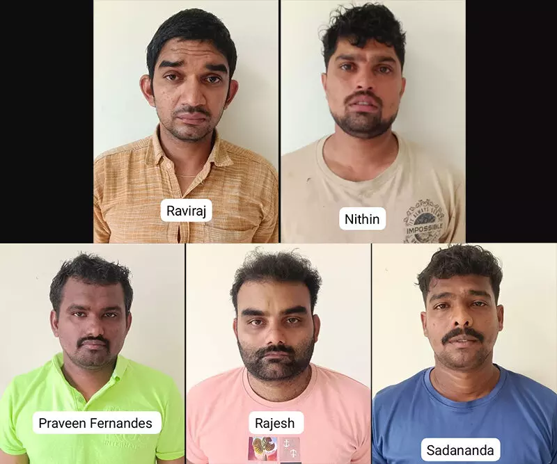 ಬಜ್ಪೆ| ವಿಮಾನ ನಿಲ್ದಾಣದಲ್ಲಿ ಪ್ರಯಾಣಿಕನ ಚಿನ್ನಾಭರಣ ಕಳವು ಪ್ರಕರಣ: ನಾಲ್ಕು ಸಿಬ್ಬಂದಿ ಸೇರಿ 5 ಮಂದಿ ಸೆರೆ; ಸೊತ್ತು ವಶಕ್ಕೆ