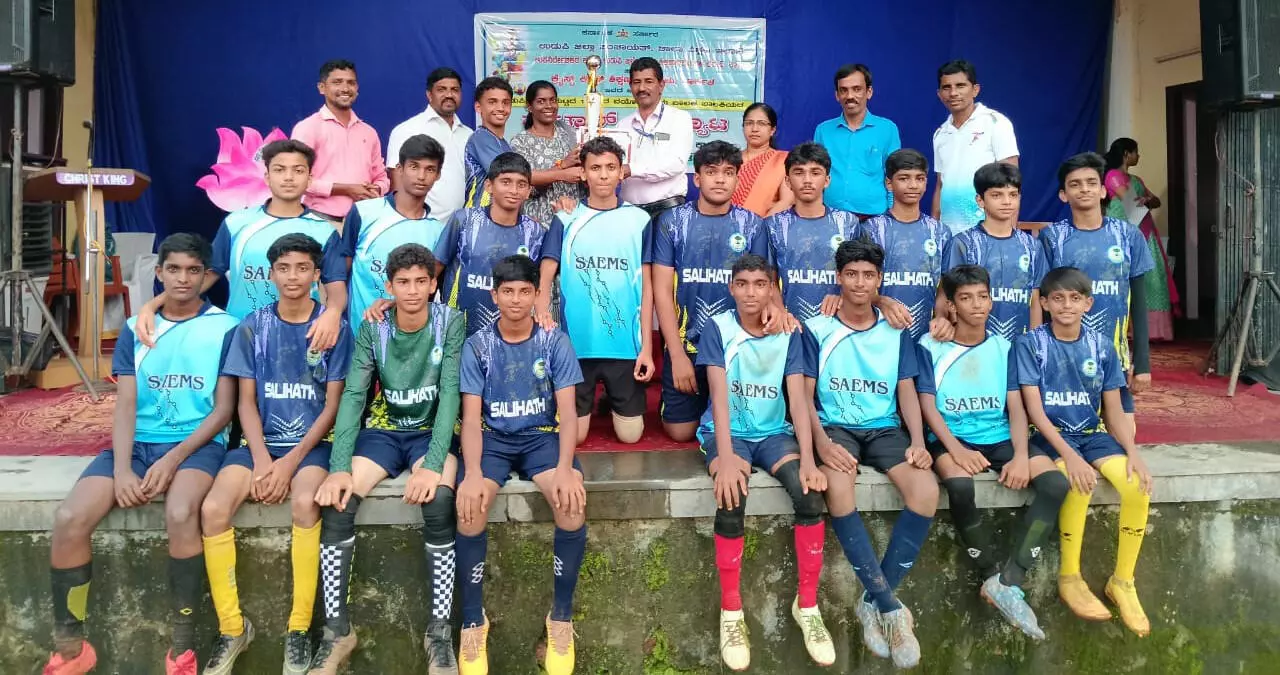 ಹೂಡೆ ಸಾಲಿಹಾತ್ ಬಾಲಕರ ಪುಟ್ಬಾಲ್ ತಂಡ ಮೈಸೂರು ವಿಭಾಗ ಮಟ್ಟಕ್ಕೆ ಆಯ್ಕೆ ಹೂಡೆ ಸಾಲಿಹಾತ್ ಬಾಲಕರ ಪುಟ್ಬಾಲ್ ತಂಡ ಮೈಸೂರು ವಿಭಾಗ ಮಟ್ಟಕ್ಕೆ ಆಯ್ಕೆ