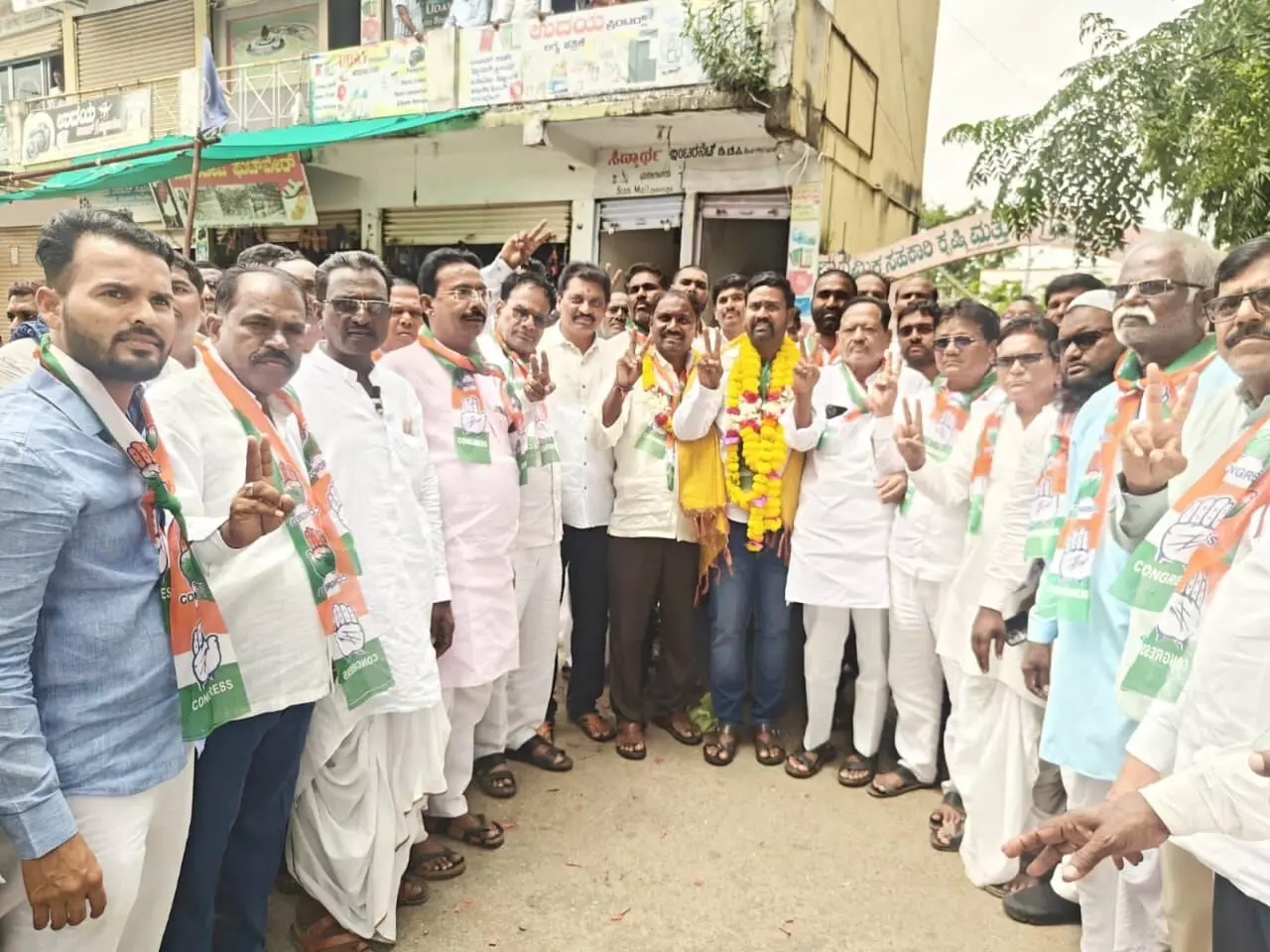 ಜೇವರ್ಗಿ: ಪಿಕಾರ್ಡ್‍ ಅಧ್ಯಕ್ಷರಾಗಿ ಪ್ರತಾಪ ಕಟ್ಟಿ,ಉಪಾಧ್ಯಕ್ಷರಾಗಿ ಸಾಂಬಶಿವ ಹಿರೇಮಠ ಆಯ್ಕೆ