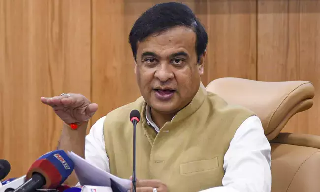 ತೆರವು ಕಾರ್ಯಾಚರಣೆ: ಹಿಮಂತ ಬಿಸ್ವ ಶರ್ಮ ಹಾಗೂ ಮದನಿ ನಡುವೆ ಜಟಾಪಟಿ