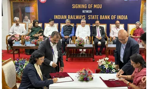 ರೈಲ್ವೆ ಉದ್ಯೋಗಿಗಳಿಗೆ 1 ಕೋಟಿ ರೂ. ಅಪಘಾತ ಮೃತ್ಯು ವಿಮೆ