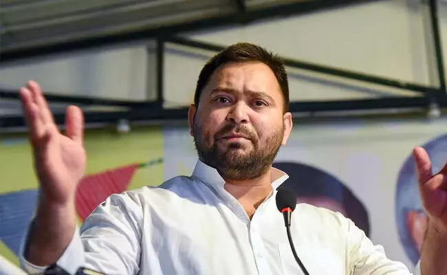 ನನ್ನ ತಾಯಿಯನ್ನು ನಿಂದಿಸಲಾಗಿದೆ ಎಂಬ ಪ್ರಧಾನಿಯ ಆರೋಪ: ದ್ವಿಮುಖ ನೀತಿ ಎಂದು ವಾಗ್ದಾಳಿ ನಡೆಸಿದ ತೇಜಸ್ವಿ ಯಾದವ್