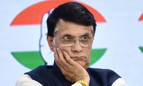 ದಿಲ್ಲಿಯ ಎರಡು ಕ್ಷೇತ್ರಗಳ ಮತದಾರ ಪಟ್ಟಿಯಲ್ಲಿ ಪವನ್ ಖೇರಾ ಹೆಸರು: ಚುನಾವಣಾ ಆಯೋಗದಿಂದ ನೋಟಿಸ್