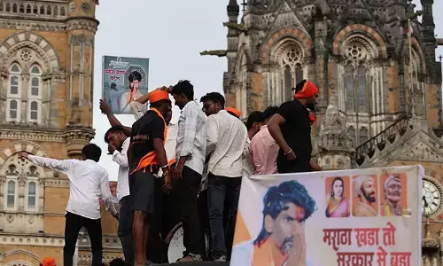 ಮರಾಠ ಮೀಸಲಾತಿ ಹೋರಾಟ |ಸಾರ್ವಜನಿಕ ಆಸ್ತಿಪಾಸ್ತಿಗಳಿಗೆ ಆಗಿರುವ ಹಾನಿಯನ್ನು ಯಾರು ಭರಿಸುತ್ತಾರೆ?: ಮನೋಜ್ ಜರಾಂಗೆಗೆ ಬಾಂಬೆ ಹೈಕೋರ್ಟ್ ಪ್ರಶ್ನೆ