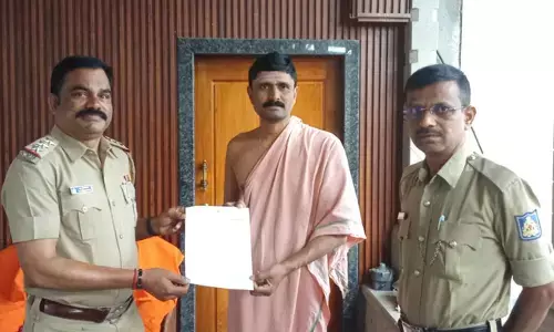 ಶಿವಸೇನೆಯ ರಾಜ್ಯಾಧ್ಯಕ್ಷ ಸಿದ್ದಲಿಂಗ ಸ್ವಾಮೀಜಿಗೆ ಬಳ್ಳಾರಿ ಪ್ರವೇಶಕ್ಕೆ ನಿರ್ಬಂಧ