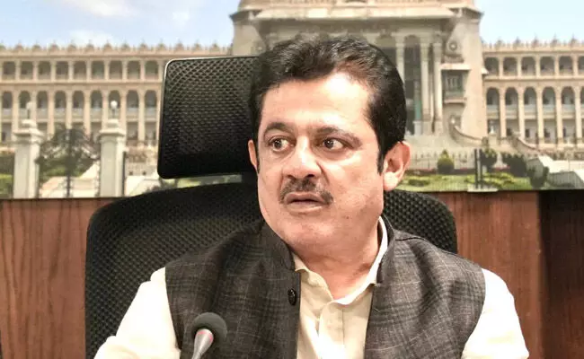 ಜಿ ಎಸ್ ಟಿ ಸ್ಲಾಬ್ ಪರಿಷ್ಕರಣೆ: ಬಡವರ ಹೊರೆ ಕಡಿಮೆ ಮಾಡದ ಕೇಂದ್ರ ಸರ್ಕಾರ: ಝಮೀರ್ ಅಹ್ಮದ್ ಖಾನ್ ಜಿ ಎಸ್ ಟಿ ಸ್ಲಾಬ್ ಪರಿಷ್ಕರಣೆ: ಬಡವರ ಹೊರೆ ಕಡಿಮೆ ಮಾಡದ ಕೇಂದ್ರ ಸರ್ಕಾರ: ಝಮೀರ್ ಅಹ್ಮದ್ ಖಾನ್