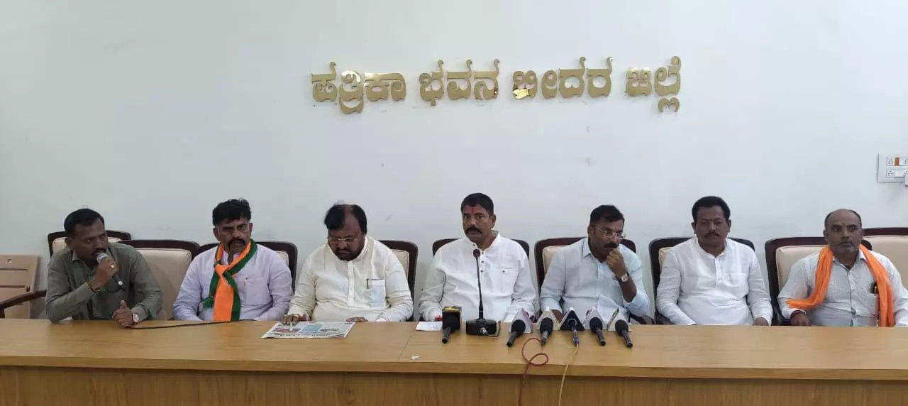 ಬೀದರ್ | ಅತಿವೃಷ್ಟಿಯಿಂದ ಹಾಳಾದ ಪ್ರತಿ ಎಕರೆ ಭೂಮಿಗೆ 50 ಸಾವಿರ ರೂ. ಪರಿಹಾರ ಒದಗಿಸಿ : ಈಶ್ವರ್ ಸಿಂಗ್ ಠಾಕುರ್ ಬೀದರ್ | ಅತಿವೃಷ್ಟಿಯಿಂದ ಹಾಳಾದ ಪ್ರತಿ ಎಕರೆ ಭೂಮಿಗೆ 50 ಸಾವಿರ ರೂ. ಪರಿಹಾರ ಒದಗಿಸಿ : ಈಶ್ವರ್ ಸಿಂಗ್ ಠಾಕುರ್