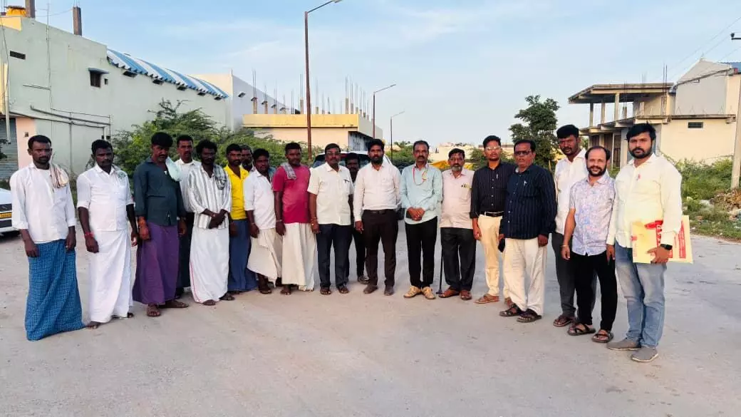 ಸಿರವಾರ | ಎಪಿಎಂಸಿಯಲ್ಲಿ ಮೂಲಭೂತ ಸೌಕರ್ಯಗಳ ನಿರ್ಮಾಣಕ್ಕೆ ಮುಖ್ಯಾಧಿಕಾರಿಗಳಿಂದ ಸ್ಥಳ ವೀಕ್ಷಣೆ ಸಿರವಾರ | ಎಪಿಎಂಸಿಯಲ್ಲಿ ಮೂಲಭೂತ ಸೌಕರ್ಯಗಳ ನಿರ್ಮಾಣಕ್ಕೆ ಮುಖ್ಯಾಧಿಕಾರಿಗಳಿಂದ ಸ್ಥಳ ವೀಕ್ಷಣೆ