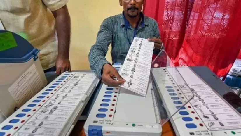 ಸ್ಥಳೀಯ ಸಂಸ್ಥೆಗಳ ಚುನಾವಣೆಗಳಲ್ಲಿ EVM ಬದಲು ‘ಬ್ಯಾಲೆಟ್ ಪೇಪರ್ʼ ಬಳಕೆ; ರಾಜ್ಯ ಚುನಾವಣಾ ಆಯೋಗಕ್ಕೆ ಶಿಫಾರಸ್ಸು ಮಾಡಲು ಸಂಪುಟ ನಿರ್ಧಾರ