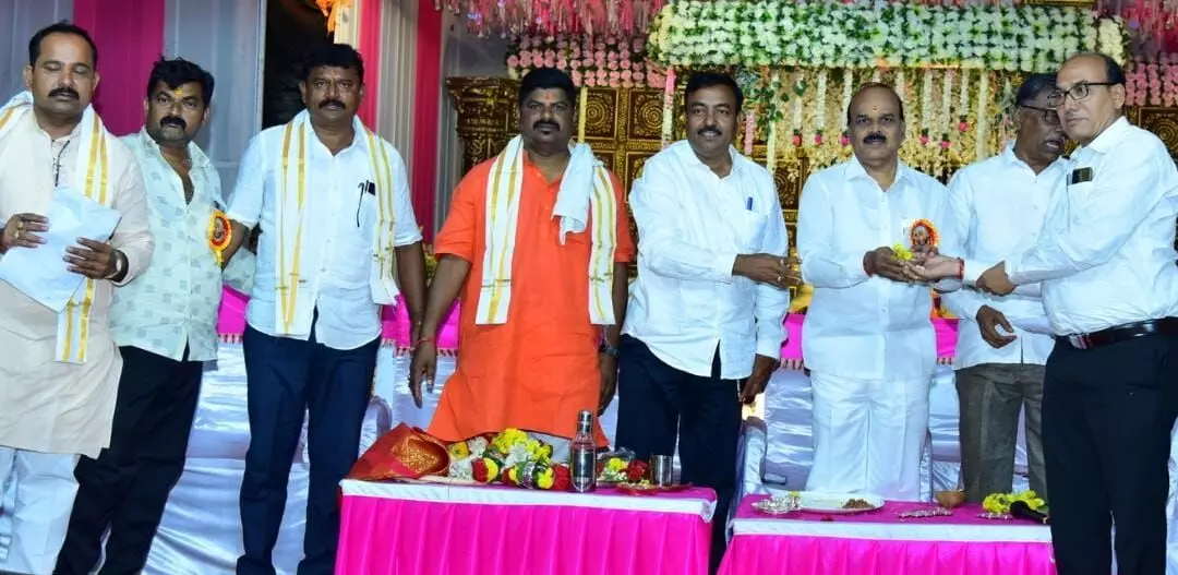 ಕಲಬುರಗಿ | ಗಣೇಶ ಉತ್ಸವ ನಿಮಿತ್ತ ಸಾಂಸ್ಕೃತಿಕ ಕಾರ್ಯಕ್ರಮ : ಬಹುಮಾನ ವಿತರಣೆ ಕಲಬುರಗಿ | ಗಣೇಶ ಉತ್ಸವ ನಿಮಿತ್ತ ಸಾಂಸ್ಕೃತಿಕ ಕಾರ್ಯಕ್ರಮ : ಬಹುಮಾನ ವಿತರಣೆ